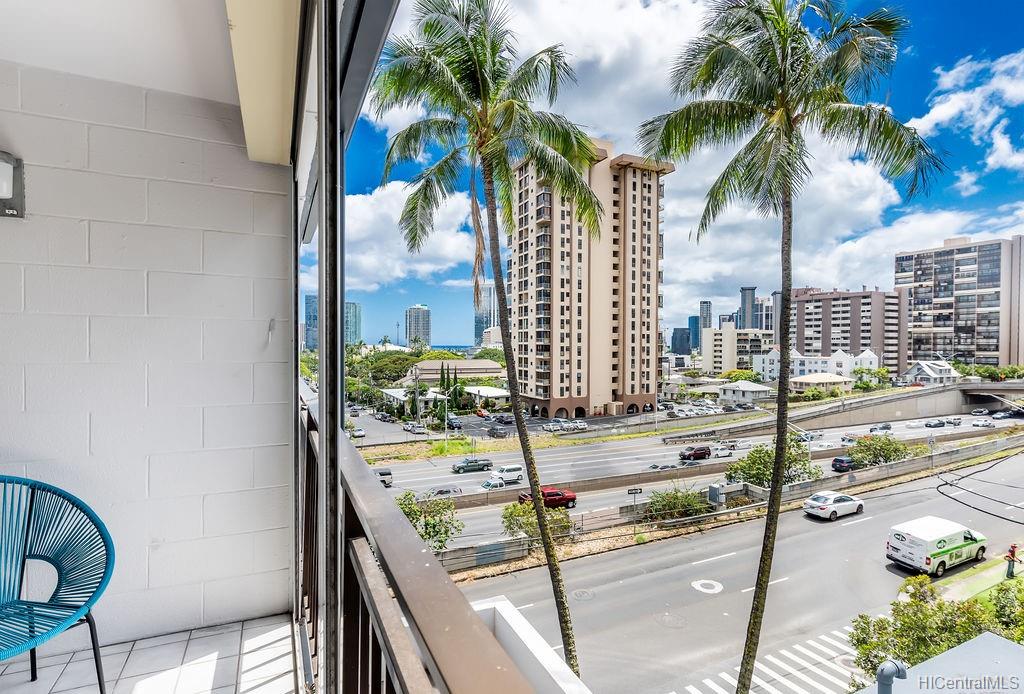 1415 Victoria Street  Unit 211