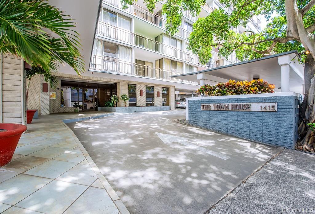 1415 Victoria Street  Unit 211