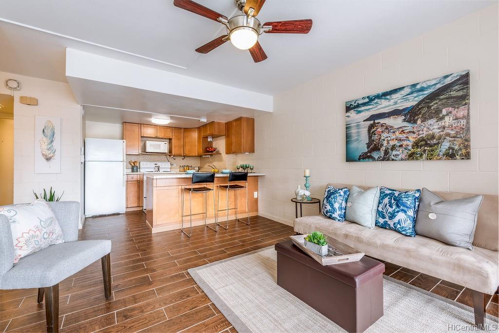 1415 Victoria Street  Unit 211