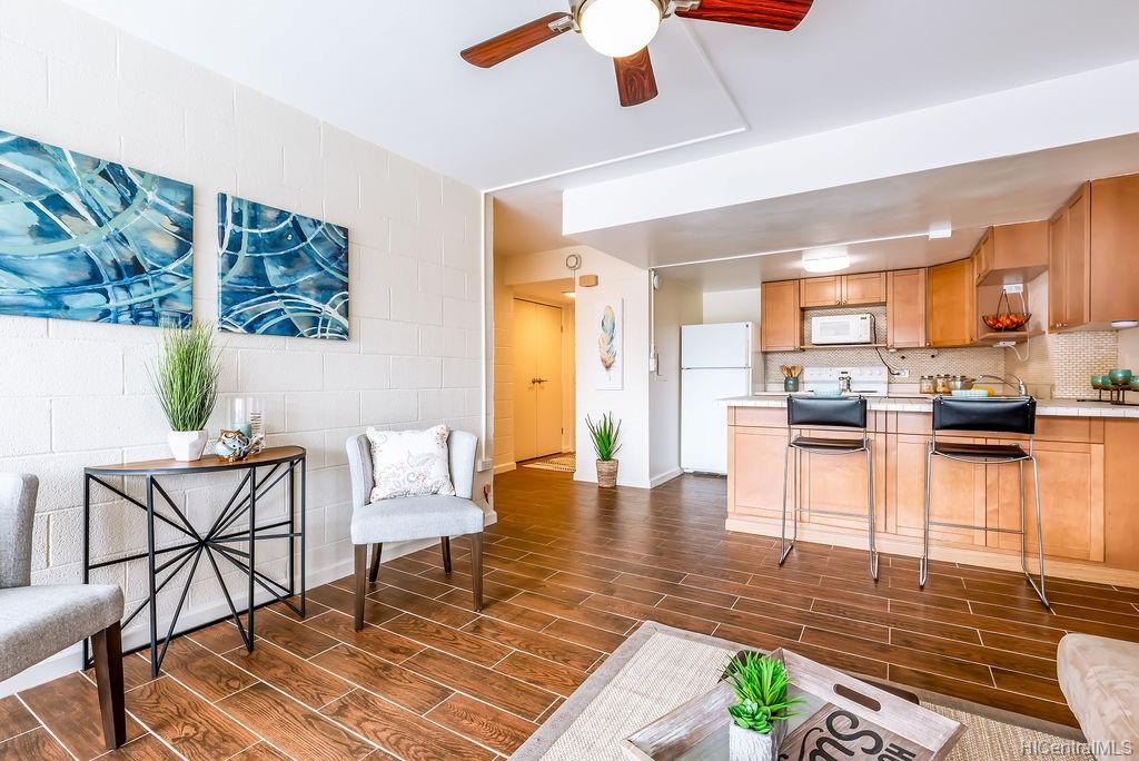1415 Victoria Street  Unit 211
