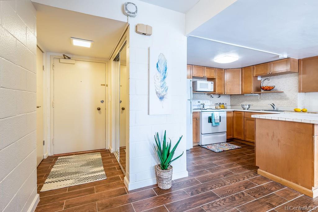 1415 Victoria Street  Unit 211