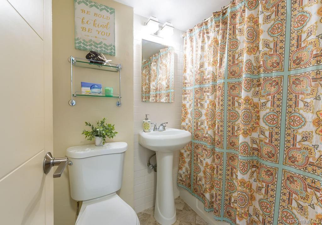 1415 Victoria Street  Unit 211