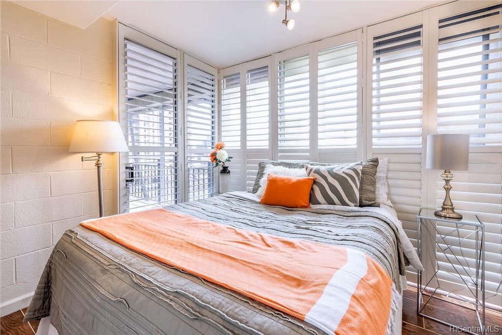 1415 Victoria Street  Unit 211