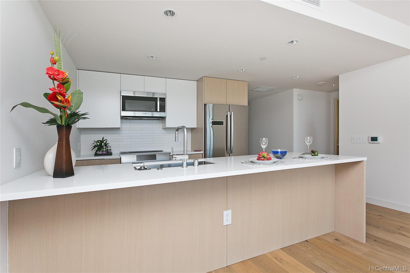1001 Queen Street  Unit 3403