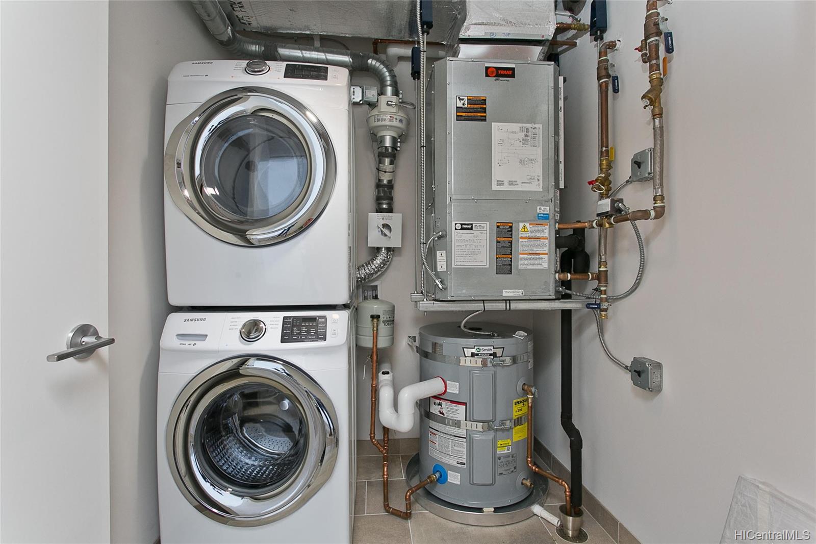 1001 Queen Street  Unit 3403