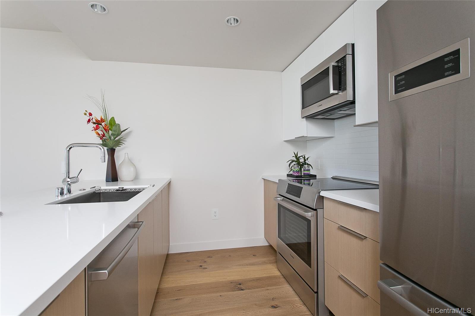 1001 Queen Street  Unit 3403