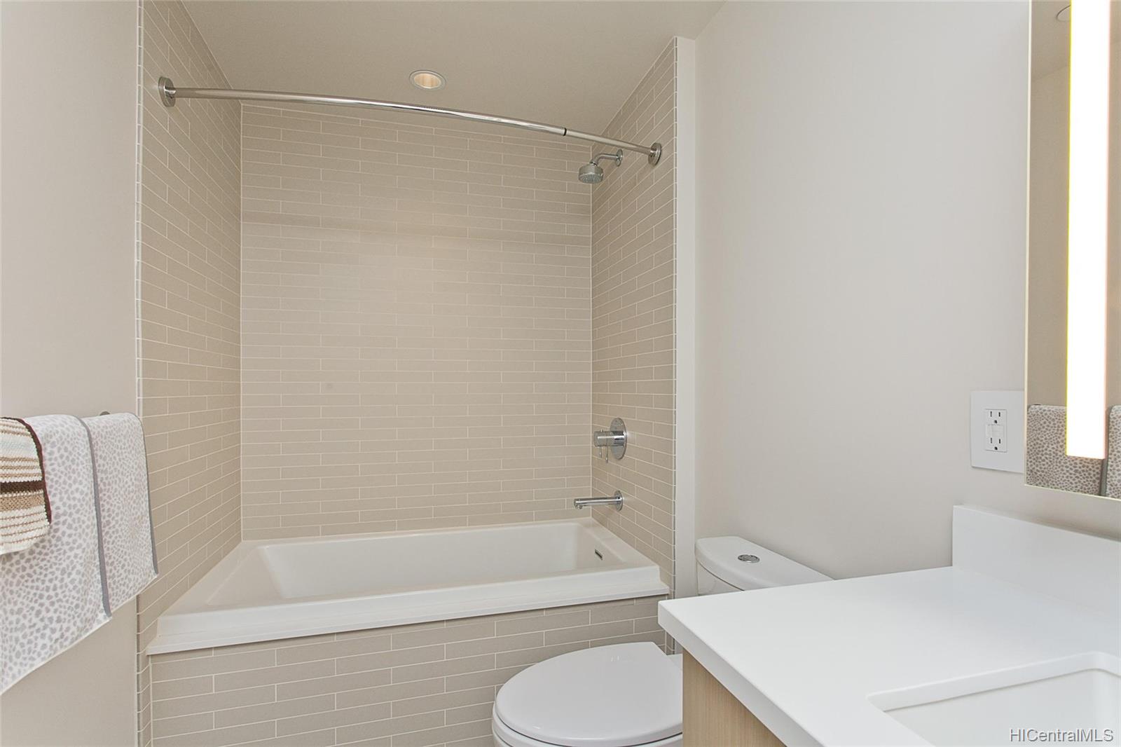 1001 Queen Street  Unit 3403