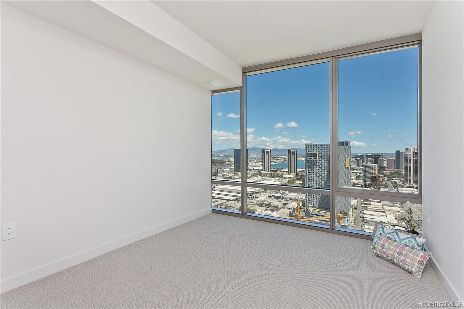 1001 Queen Street  Unit 3403