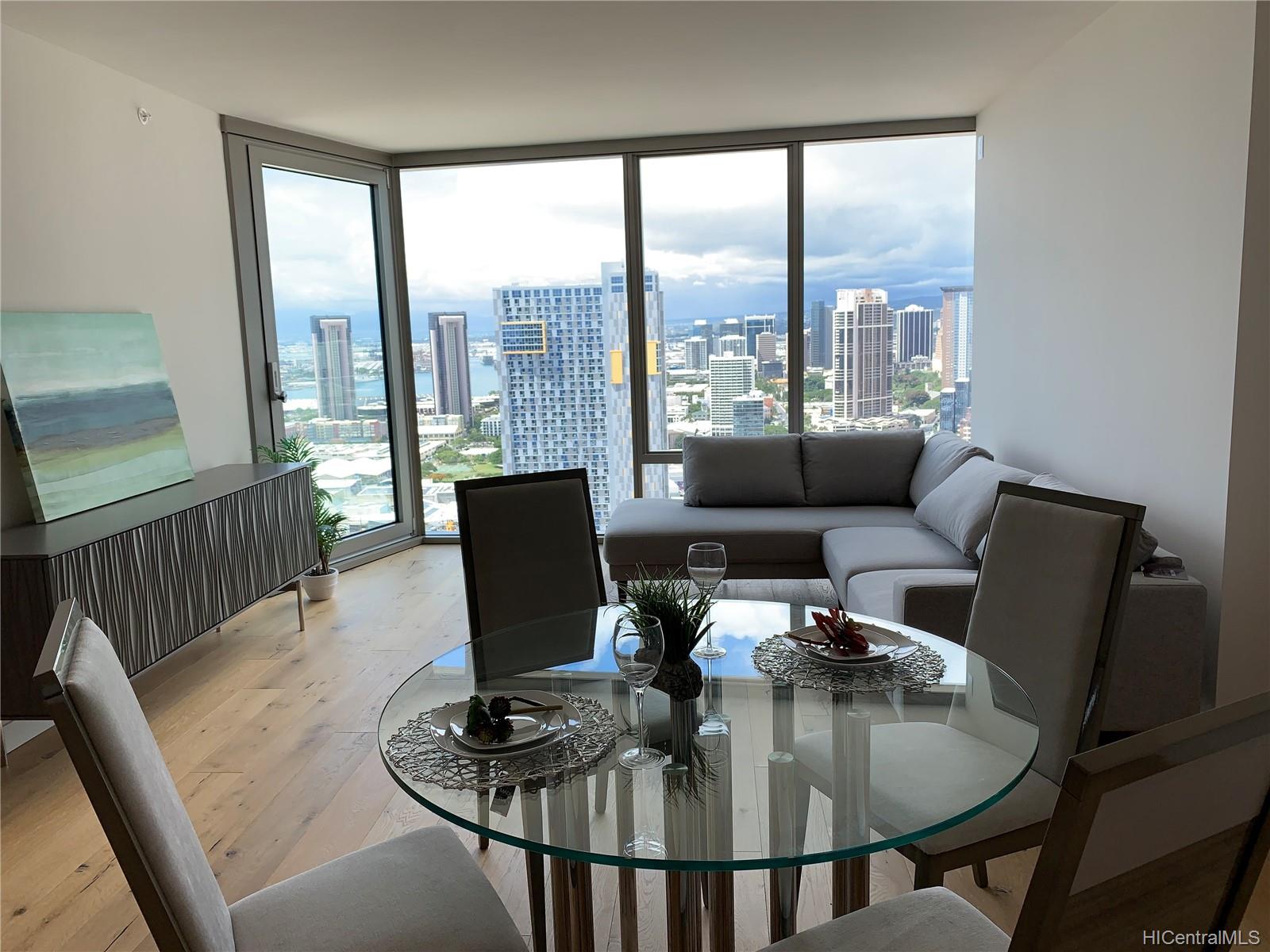 1001 Queen Street  Unit 3403