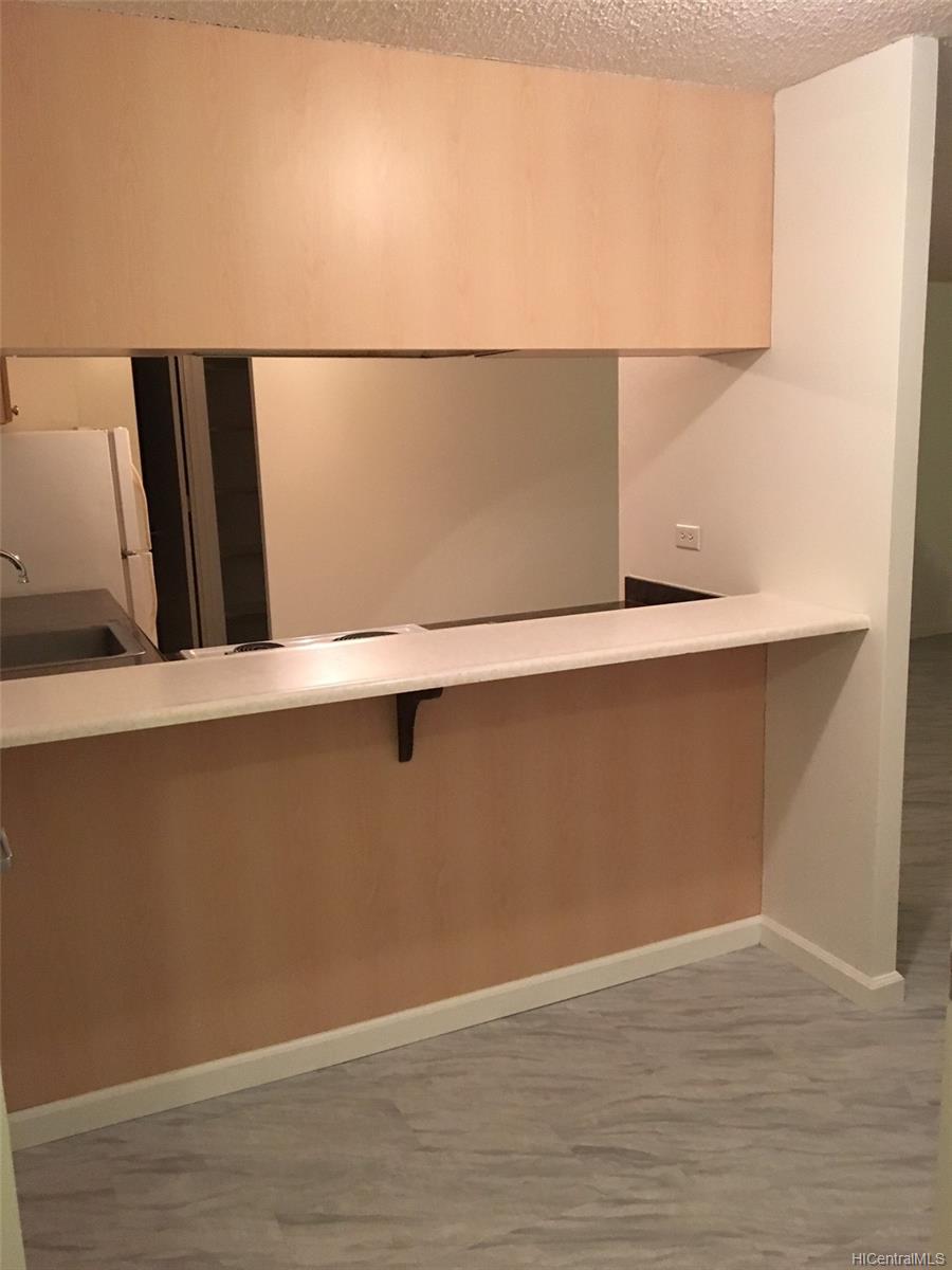 440 Lewers Street  Unit 402
