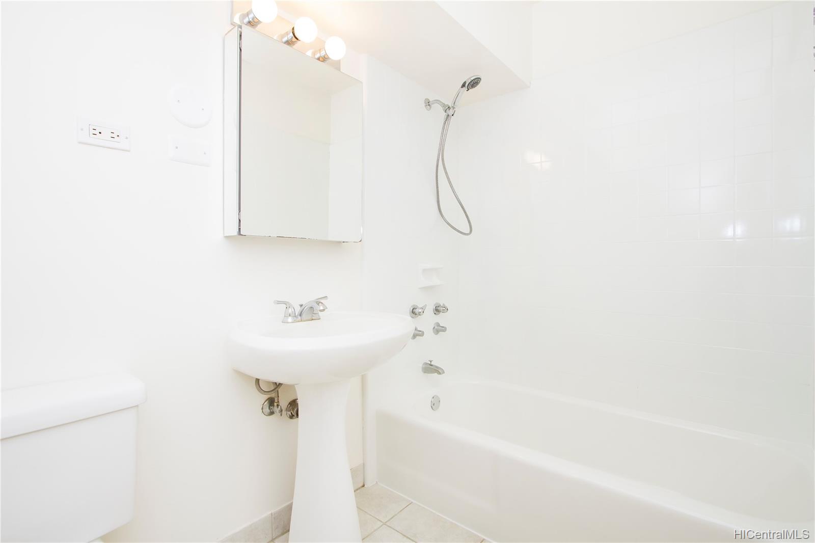 509 University Avenue  Unit 703