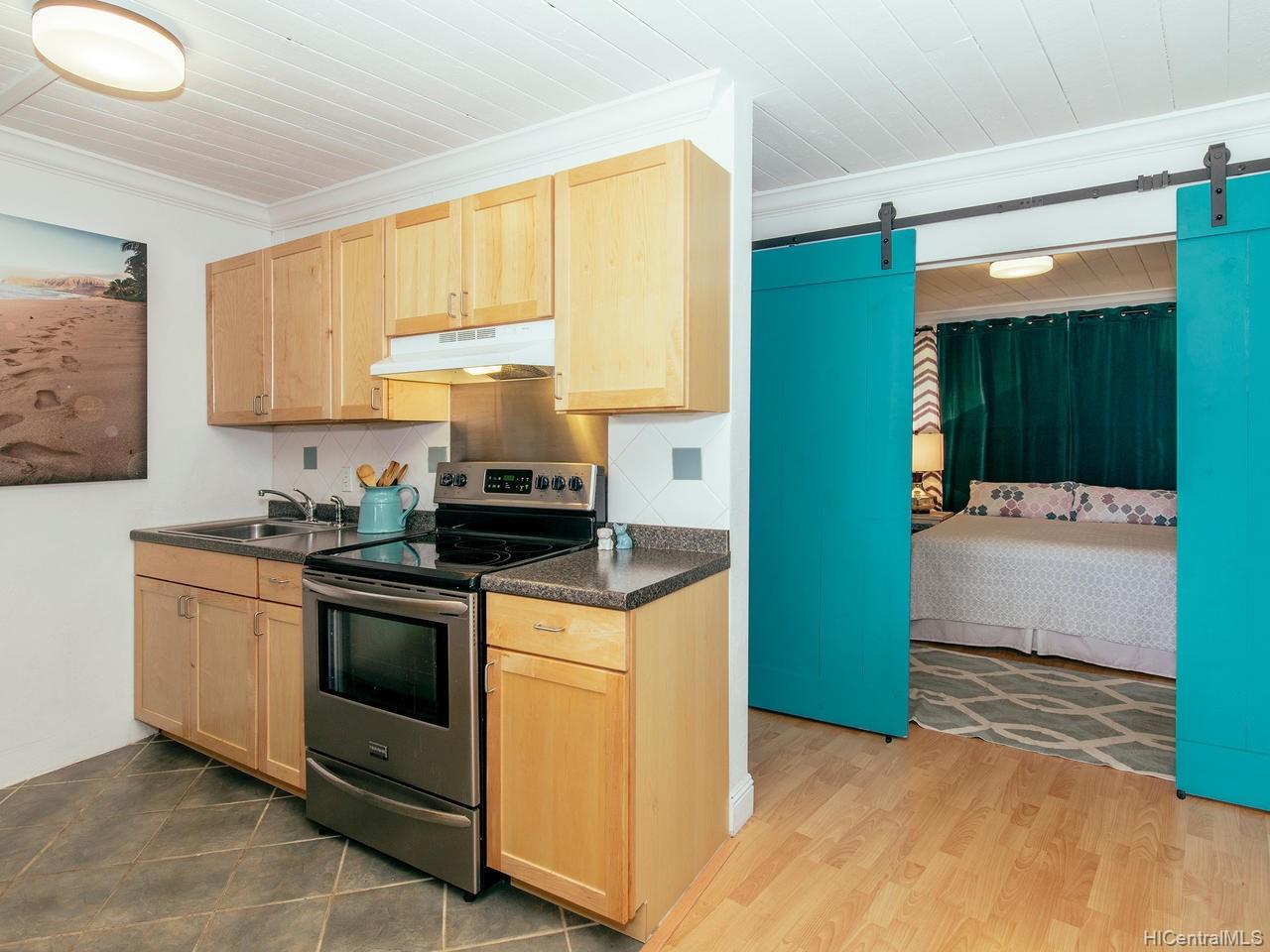 87-561 Farrington Highway  Unit 317