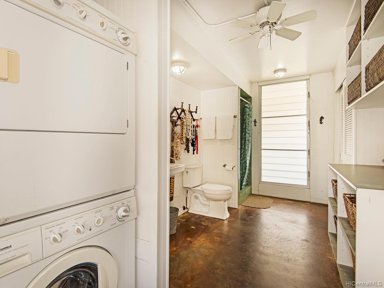 2895 Kalakaua Avenue  Unit 207