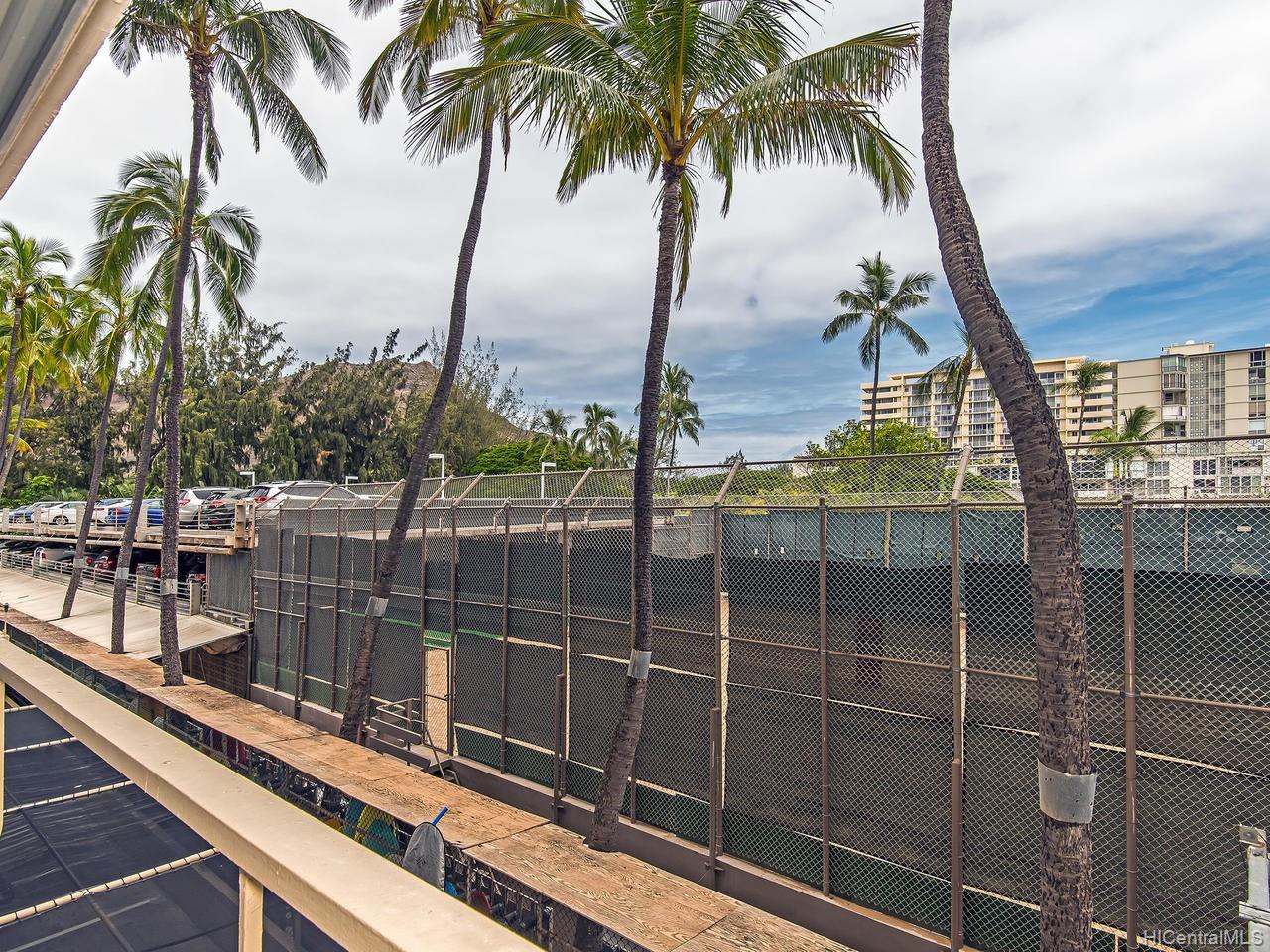 2895 Kalakaua Avenue  Unit 207
