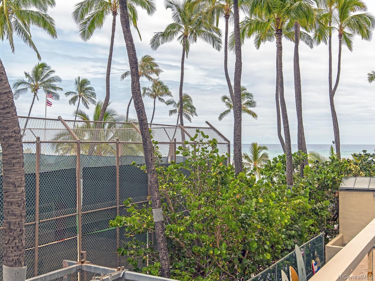 2895 Kalakaua Avenue  Unit 207