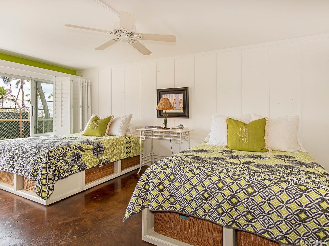 2895 Kalakaua Avenue  Unit 207