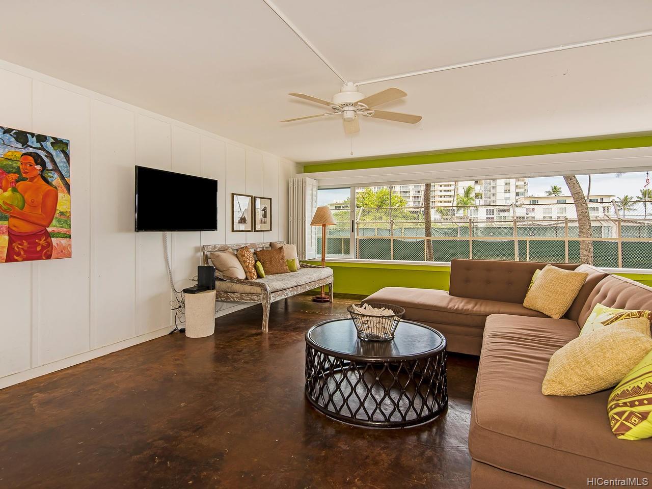 2895 Kalakaua Avenue  Unit 207