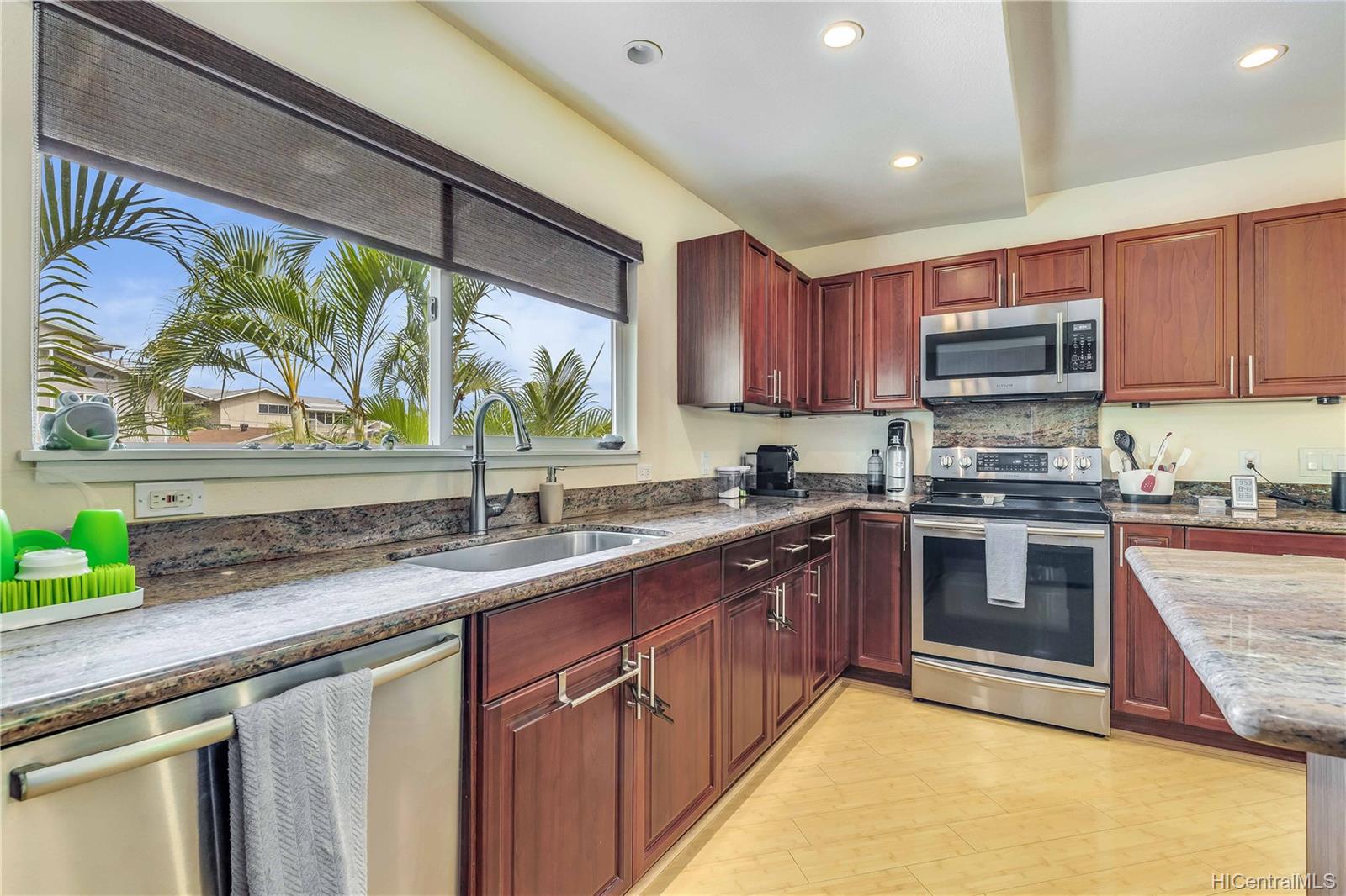 1386 Nanialii Street