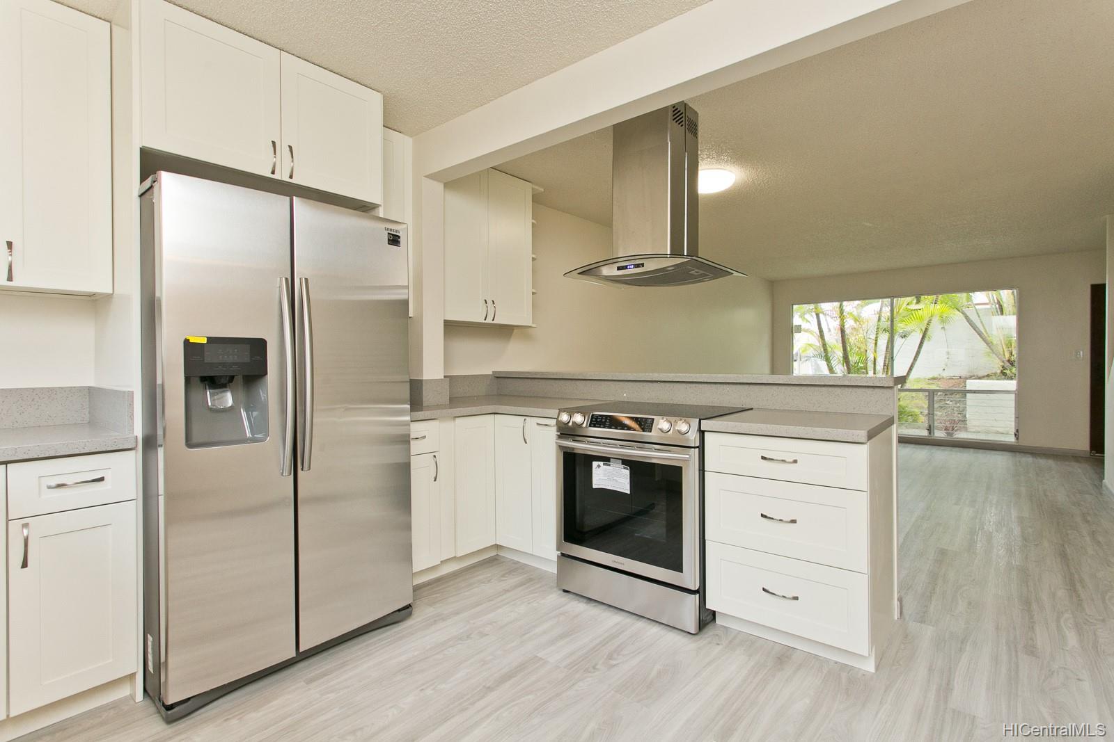 318-2 Kuau Street  Unit 702