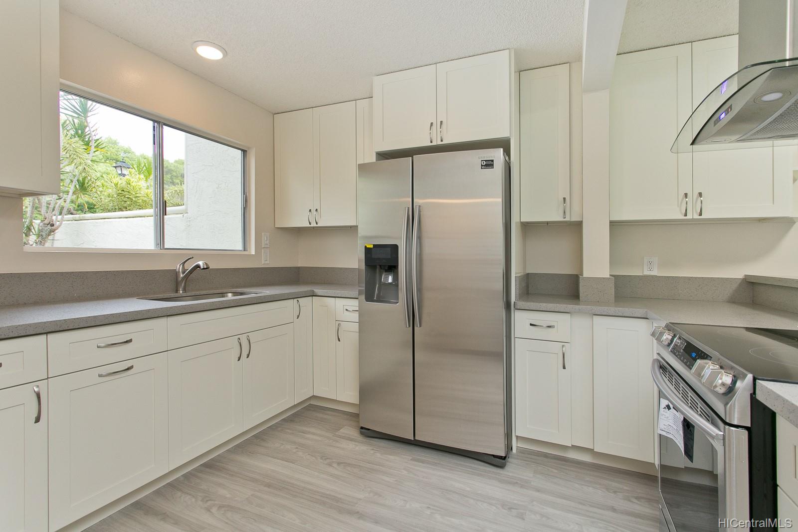 318-2 Kuau Street  Unit 702