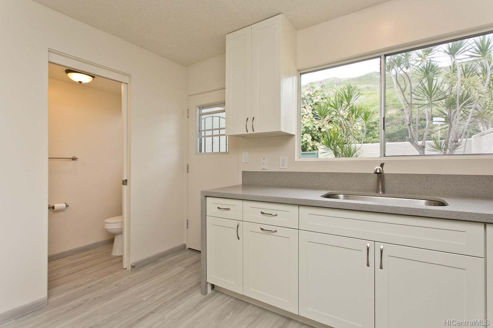 318-2 Kuau Street  Unit 702