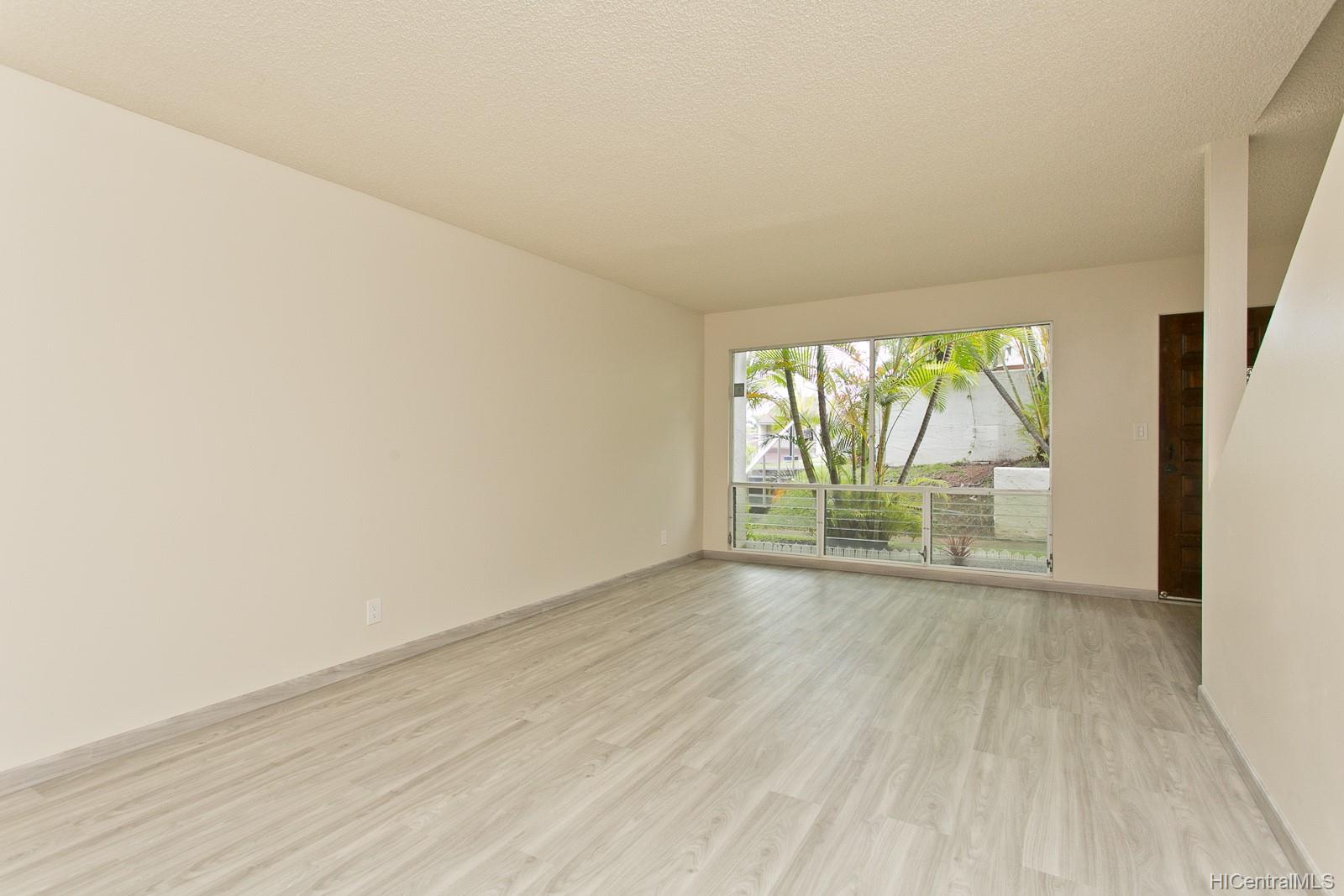 318-2 Kuau Street  Unit 702