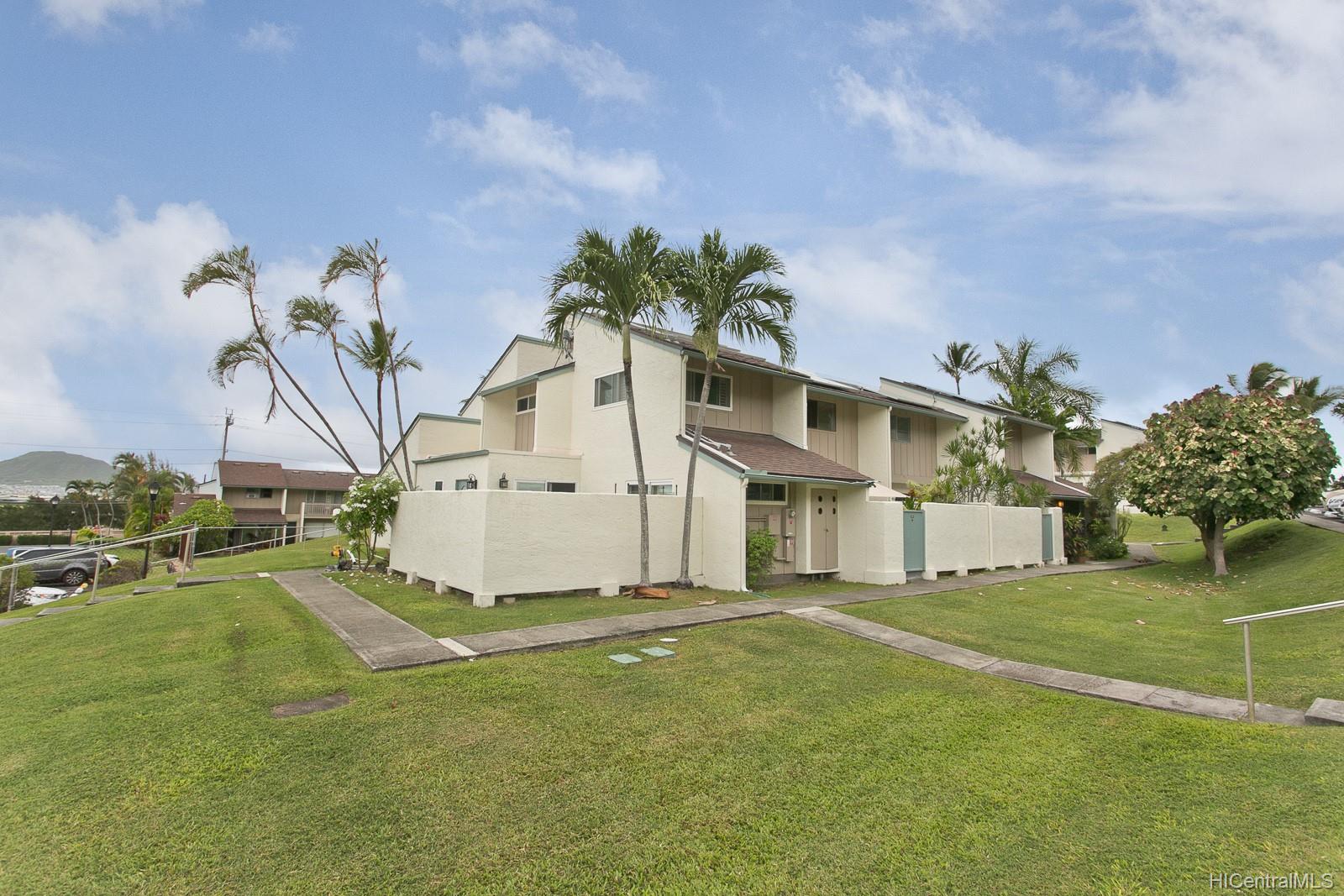 318-2 Kuau Street  Unit 702
