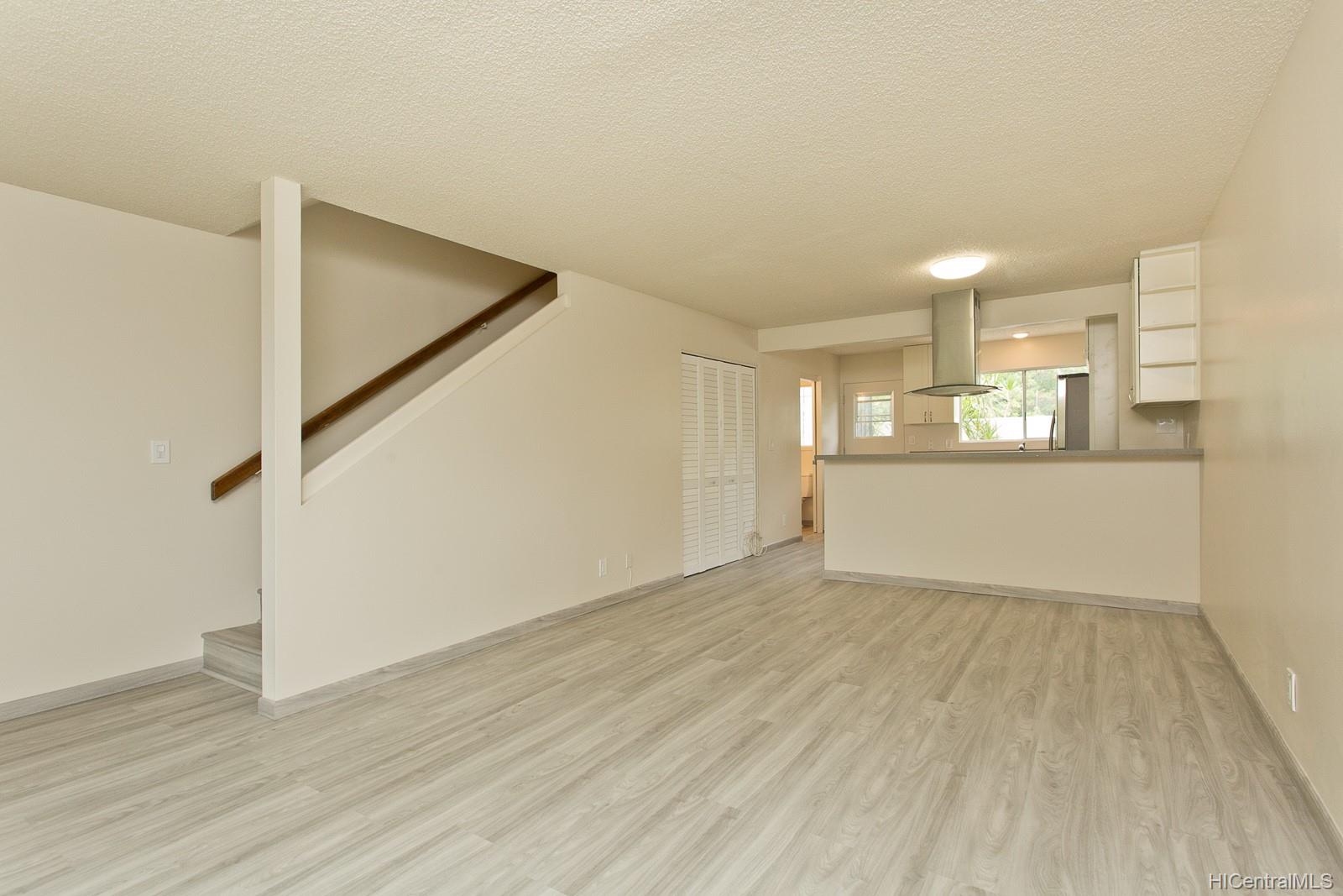 318-2 Kuau Street  Unit 702
