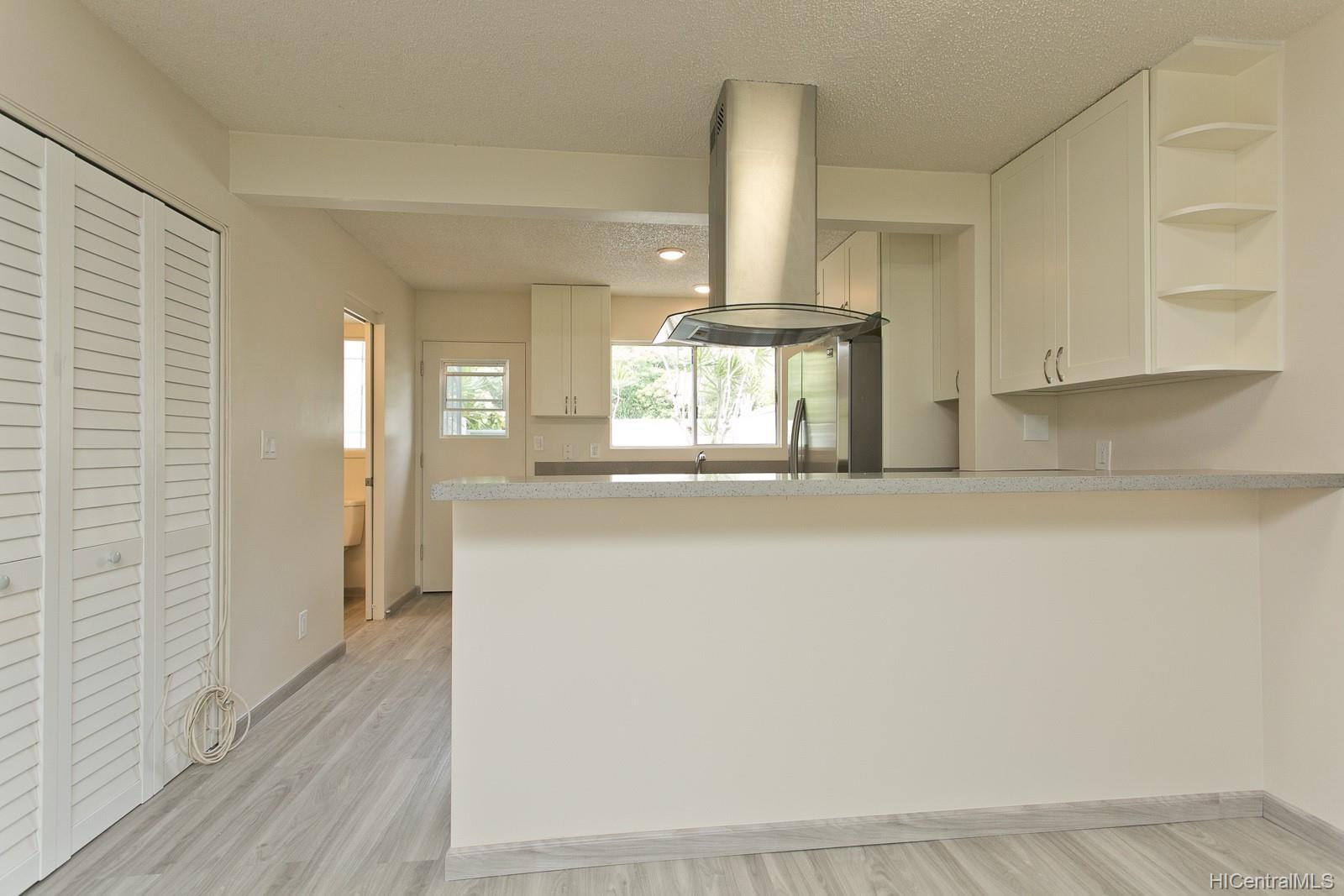 318-2 Kuau Street  Unit 702