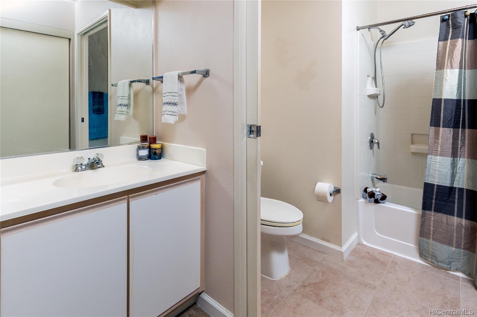 95-1071 Kaapeha Street  Unit 98