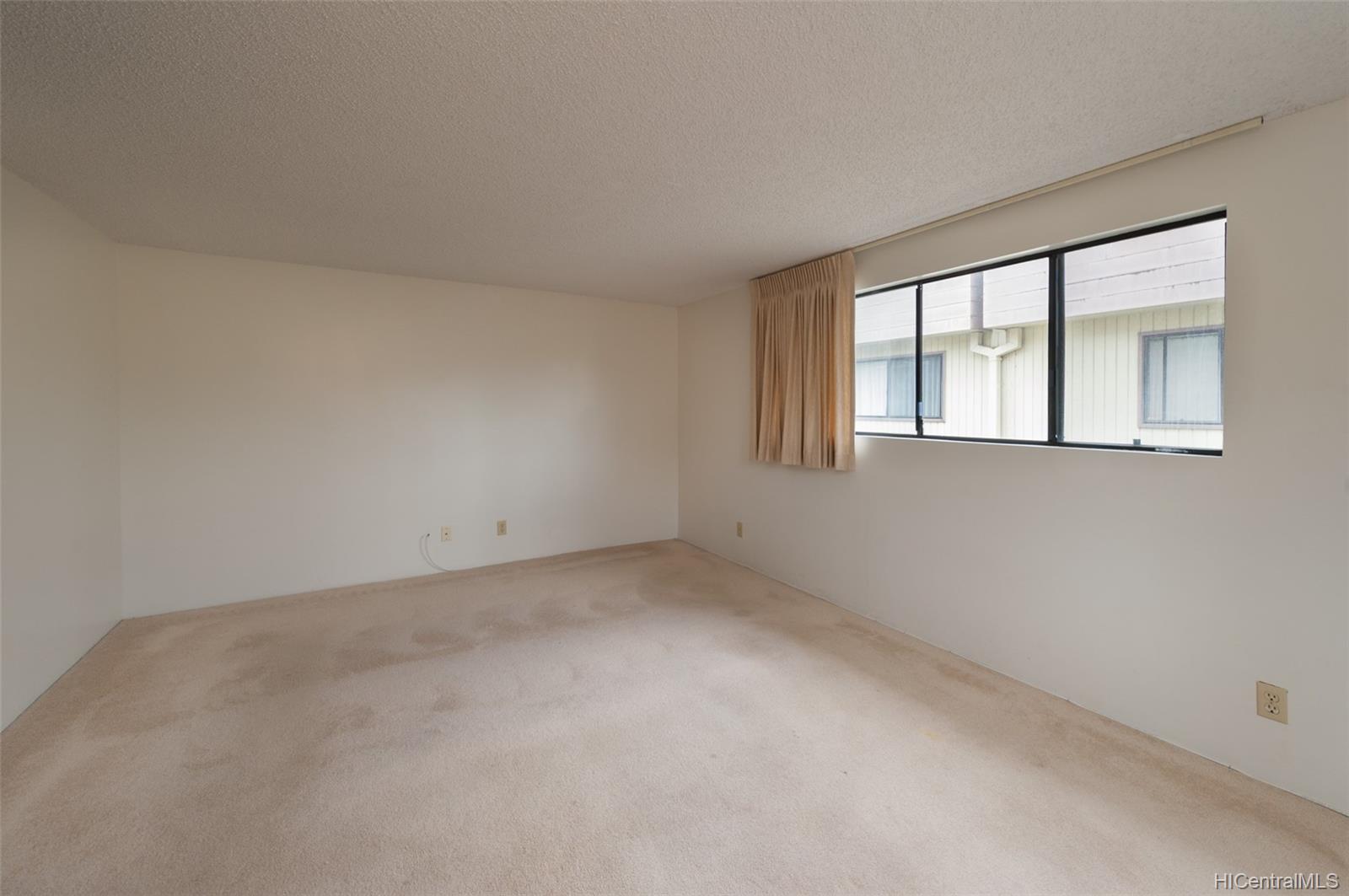 Nehoa Park Ests 1303 Nehoa Street Unit 15 Honolulu HI 96822 sold on 04