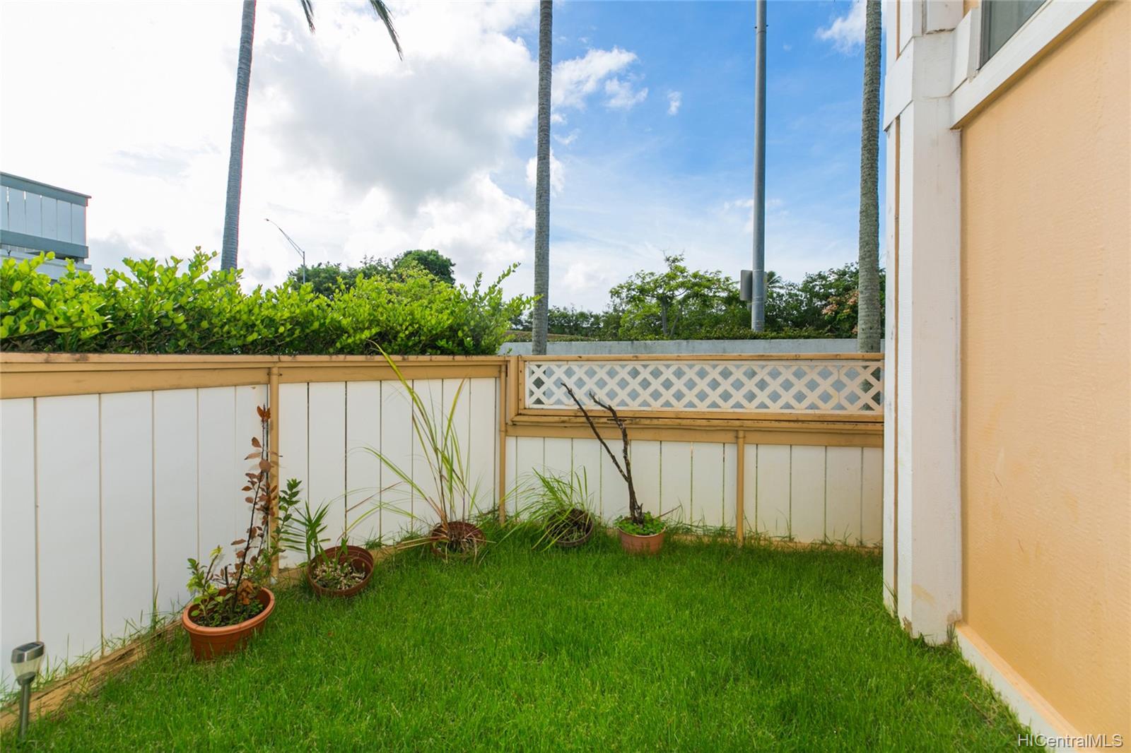 572 Mananai Place  Unit 20A