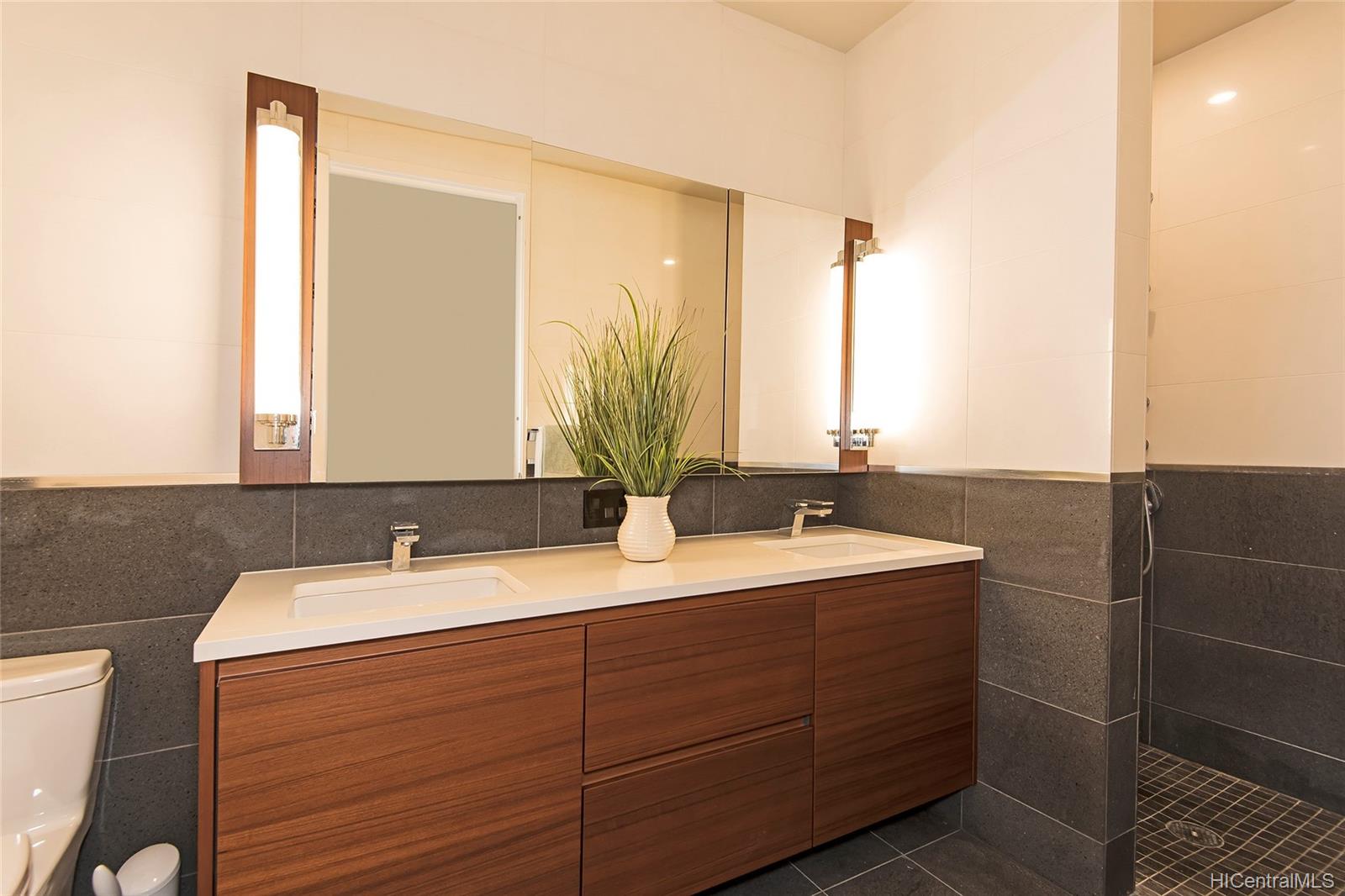 1108 Auahi Street  Unit 3305