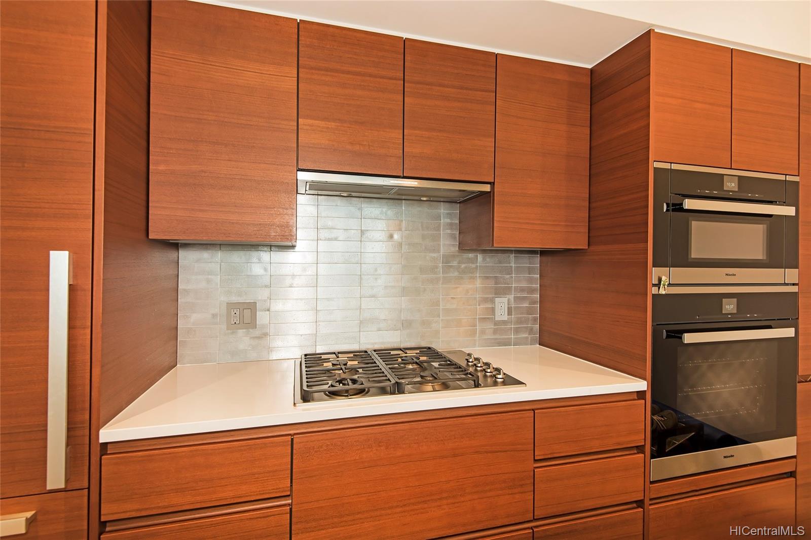 1108 Auahi Street  Unit 3305