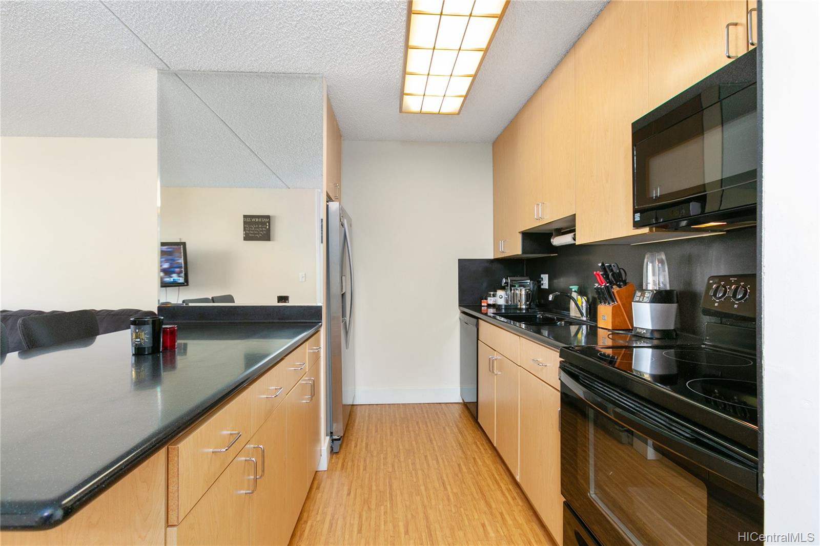 411 Hobron Lane  Unit 1512