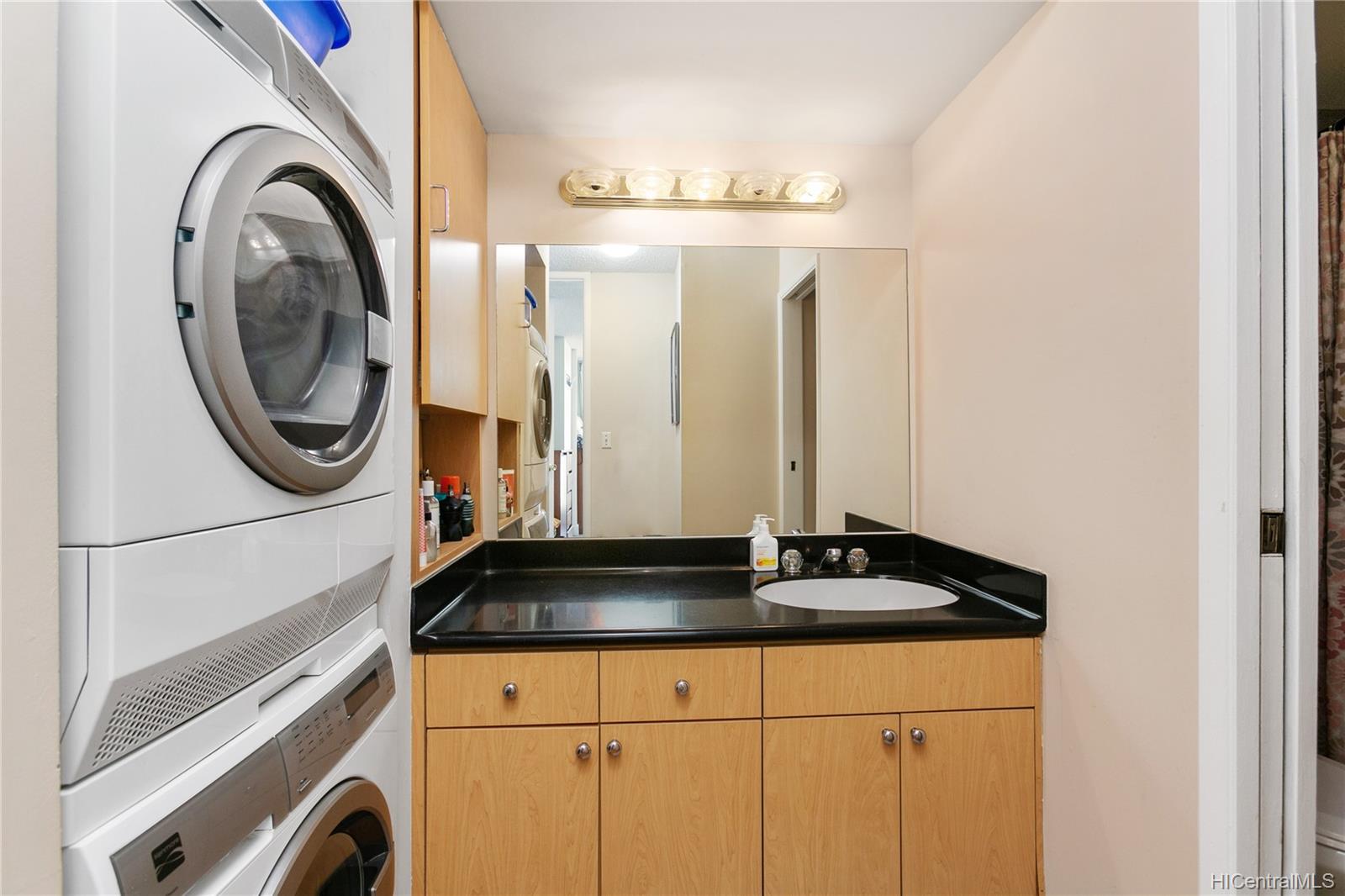411 Hobron Lane  Unit 1512