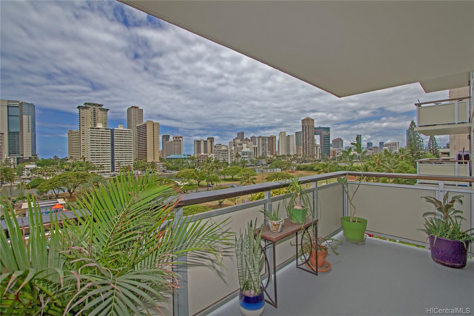 509 University Avenue  Unit 703
