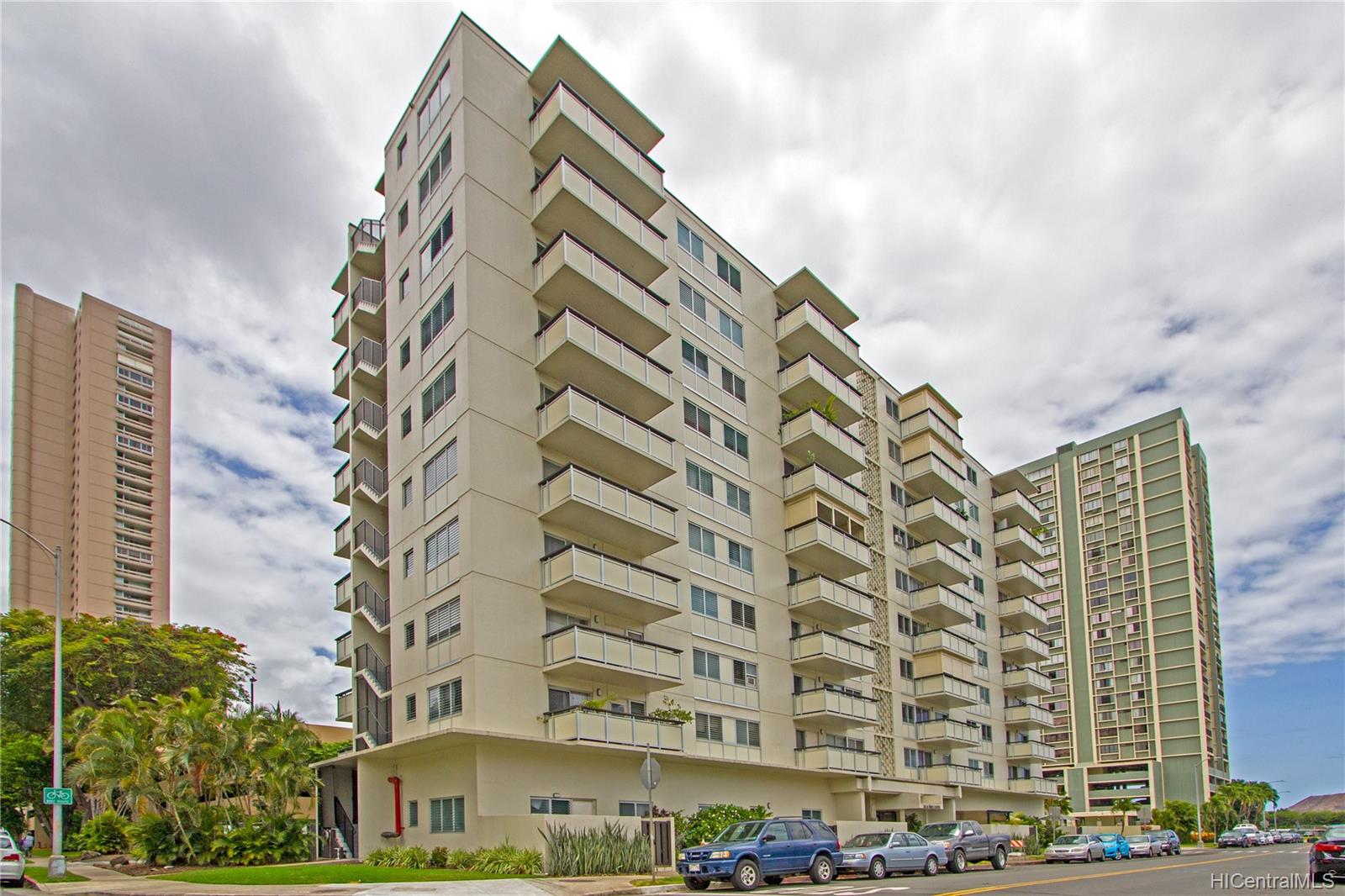 509 University Avenue  Unit 703