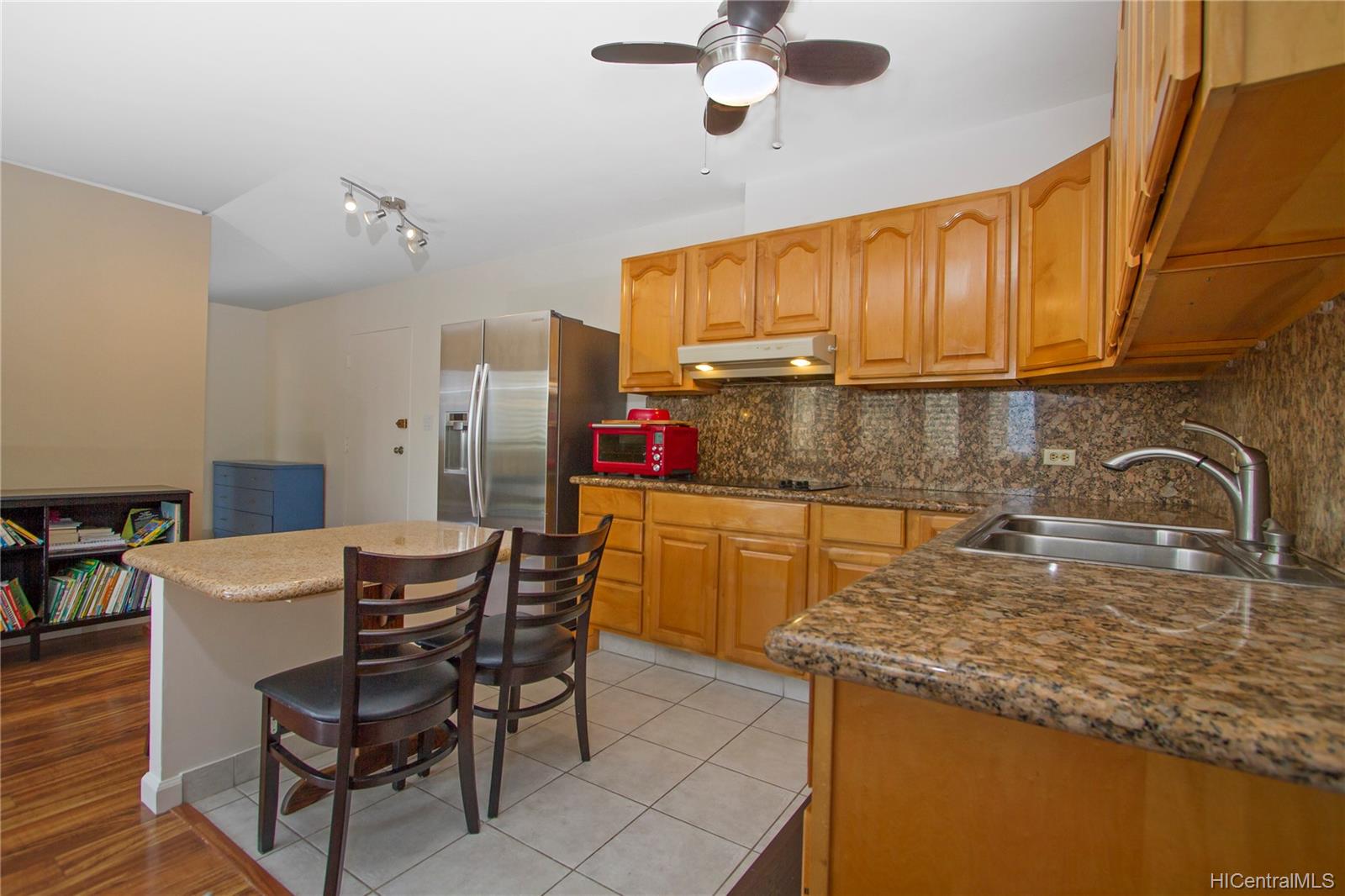 509 University Avenue  Unit 703