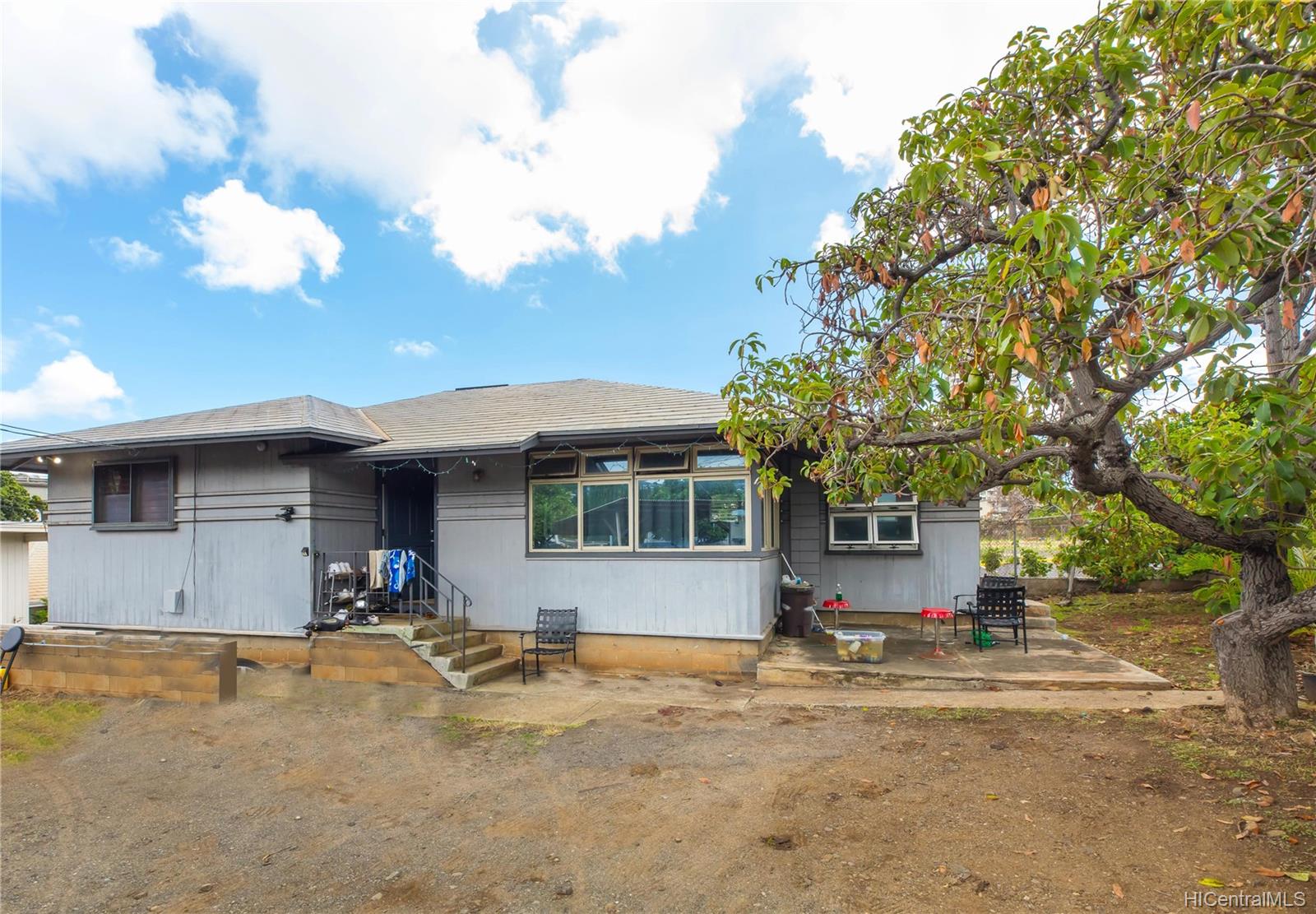2805 Waialae Avenue