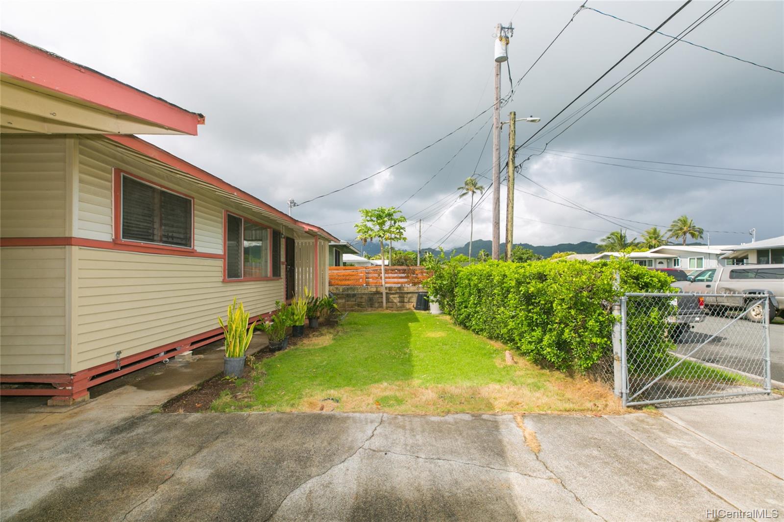 609 Olomana Street