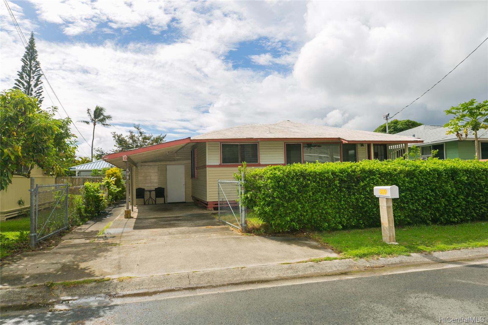 609 Olomana Street 609 Olomana Street