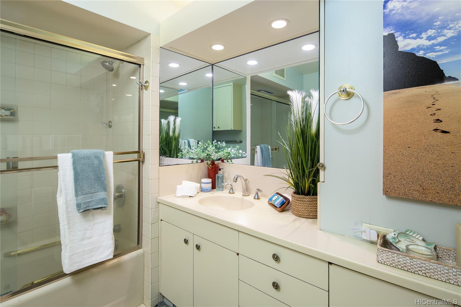 3003 Kalakaua Avenue  Unit 5A