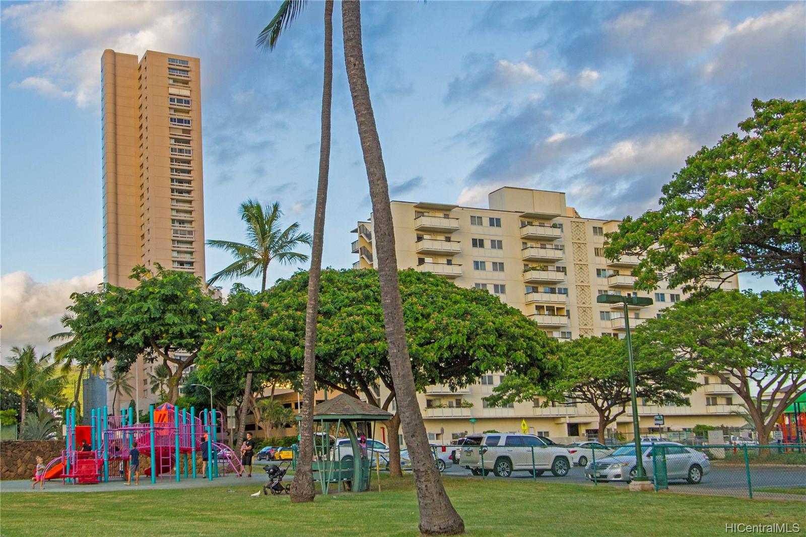 509 University Avenue  Unit 703