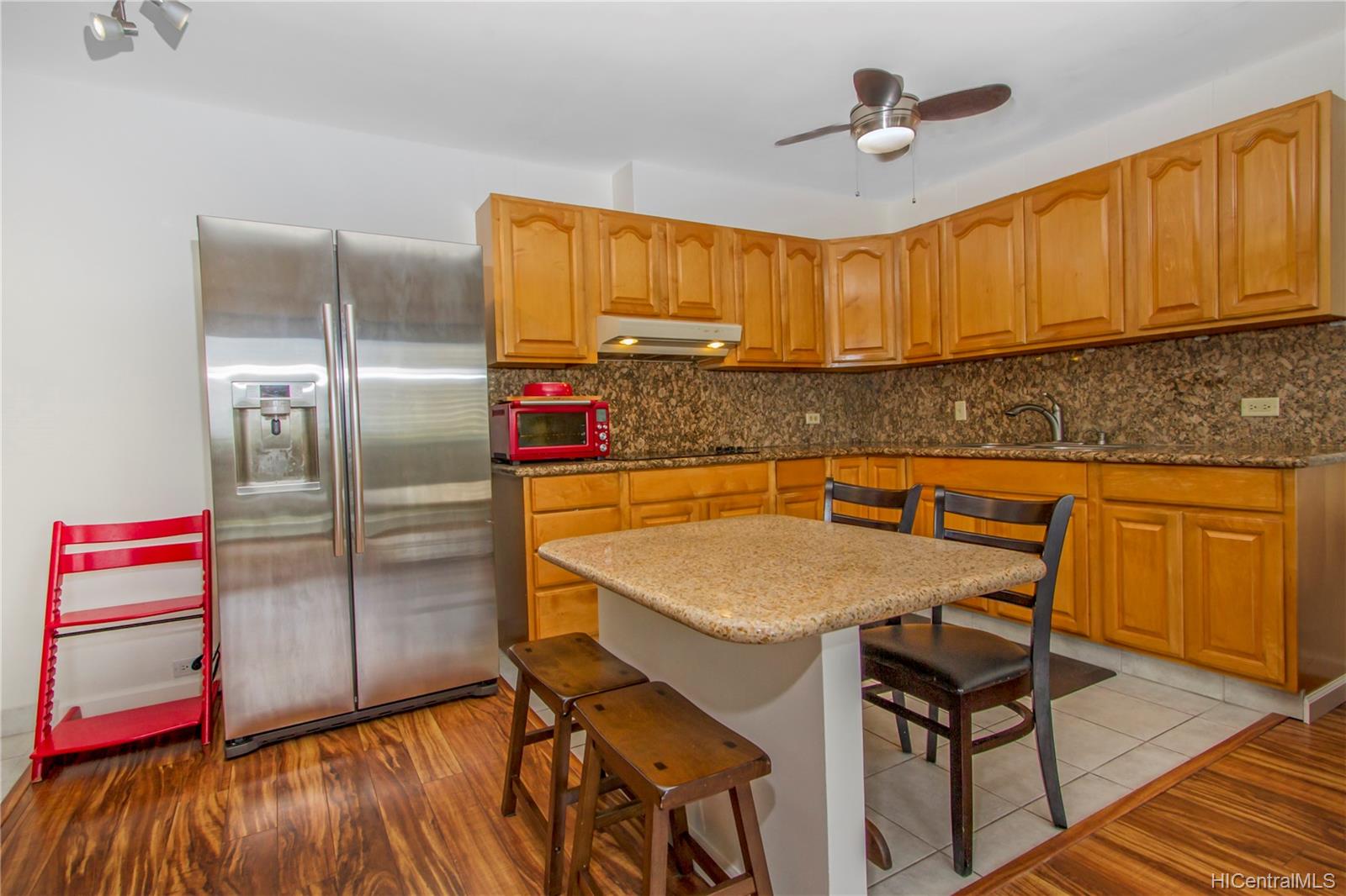 509 University Avenue  Unit 703