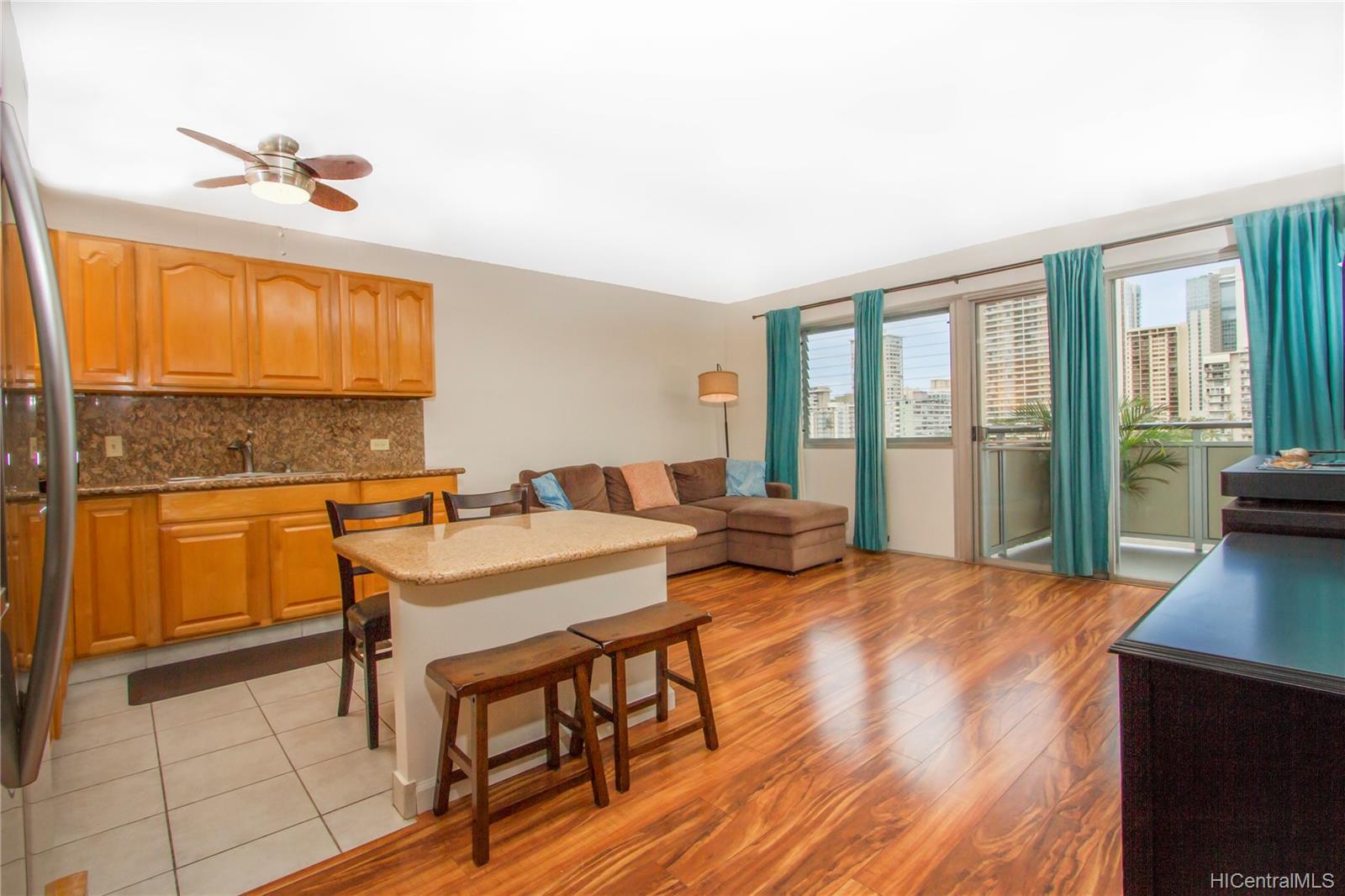 509 University Avenue  Unit 703