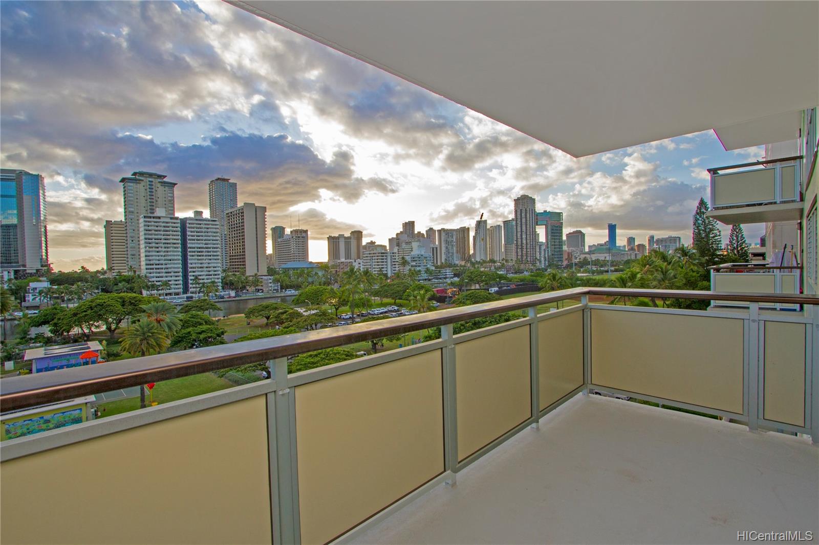 509 University Avenue  Unit 703