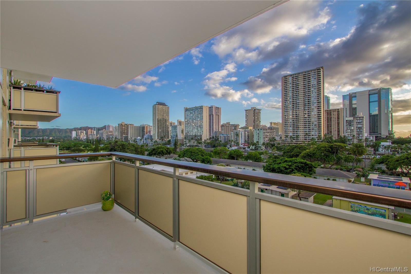 509 University Avenue  Unit 703