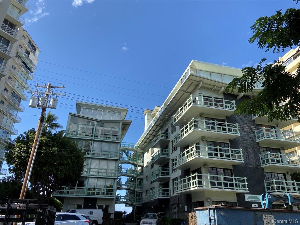 2957 Kalakaua Avenue  Unit 415