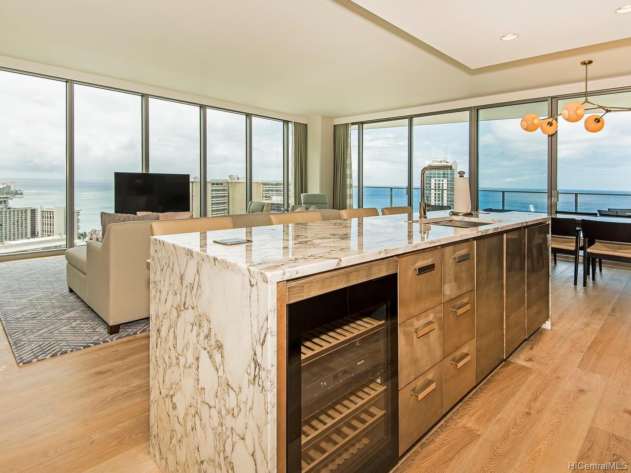 383 Kalaimoku Street  Unit 3307